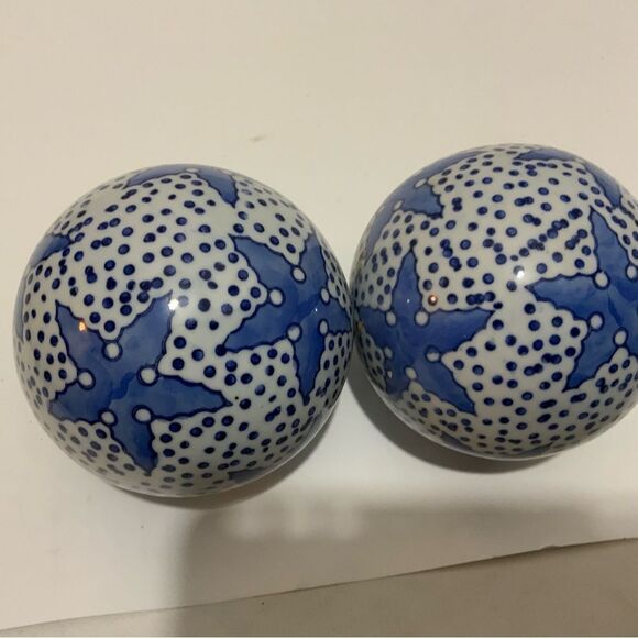 BLUE & WHITE  FLORAL CLAY Ceramic BALL Deco Z1 - Picture 1 of 4